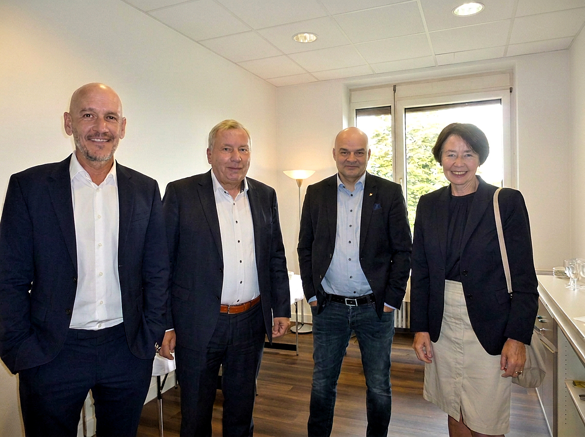 Gäste bei der Eröffnung des Wundzentrums Mölln-Ratzeburg