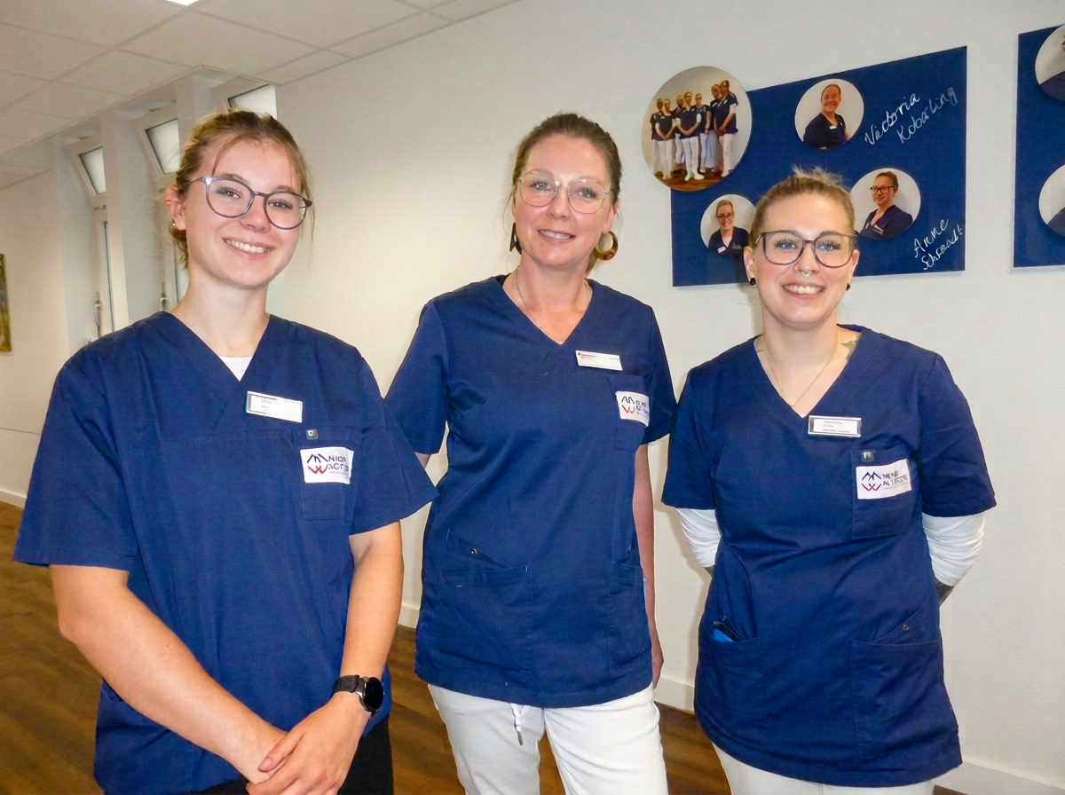 Fachpflegekräfte und Wundtherapeutinnen des Wundzentrums Mölln-Ratzeburg mit der Pflegedienstleitung